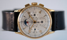 Load image into Gallery viewer, Universal Genève Tri-Compax with Moonphase