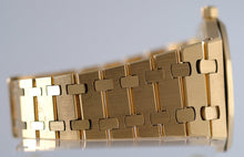 Load image into Gallery viewer, Audemars Piguet Jumbo Royal Oak in Gold