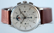 Load image into Gallery viewer, Universal Genève Tri-Compax with Moonphase