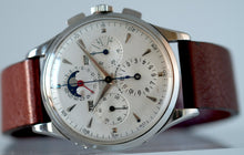 Load image into Gallery viewer, Universal Genève Tri-Compax with Moonphase