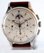 Load image into Gallery viewer, Universal Genève Tri-Compax with Moonphase