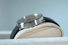 Load image into Gallery viewer, Ochs Und Junior Annual Calendar