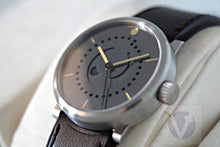 Load image into Gallery viewer, Ochs und Junior Selene Tinta Moonphase