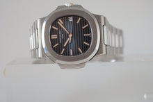 Load image into Gallery viewer, Patek Philippe Nautilus 5711/1A