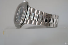 Load image into Gallery viewer, Patek Philippe Nautilus 5711/1A