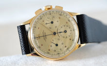 Load image into Gallery viewer, Universal Genève Compax from Henrique Pfeffer Caracas in Yellow Gold