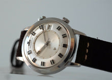 Load image into Gallery viewer, Jaeger-LeCoultre Alarm Memovox E855