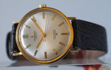 Load image into Gallery viewer, Universal Genève Chronometer 28