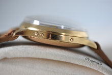 Load image into Gallery viewer, Universal Genève Tri-Compax Triple Calendar Moonphase