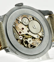 Load image into Gallery viewer, Splendid Calatrava Wristwatch with Small Seconds