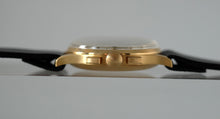 Load image into Gallery viewer, Universal Genève Compax from Henrique Pfeffer Caracas in Yellow Gold
