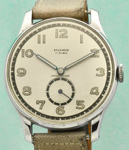 Load image into Gallery viewer, Splendid Calatrava Wristwatch with Small Seconds
