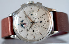 Load image into Gallery viewer, Universal Genève Tri-Compax with Moonphase
